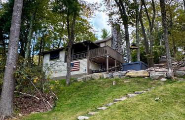 Lakefront Cabin with Hot Tub, Views & Fireplace - Foto 37