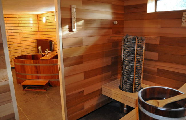 Traditional Chalet with Sauna, Spa Tub, & Relaxation Space near La Roche - Photo 12