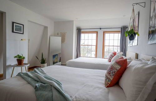 2Units 4BR 3BA Cape Cod Designer House - Foto 60