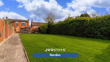 JRR STAYS 3Bed Sleeps 8- Coventry/Antsy M6-J2 CV7 - Foto 2, Garden, Garden view