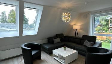 Helle, großzügige Ferienwohnung für 2 - 3 Personen mit Parkplatz + E-Ladestation in Buchholz, Nordheide - Foto 3