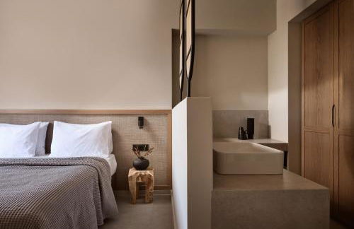 Alamis Hotel & Apartments - Photo 6