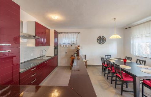 Gorgeous Apartment In Stara Vas - Photo 5