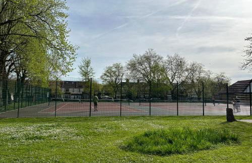 Stylish 2 Bed Bungalow in East Ham, Close to Excel - Foto 24