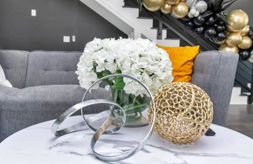 The Suite Spot! Downtown Skyline Views! Sleeps 12 - Foto 34