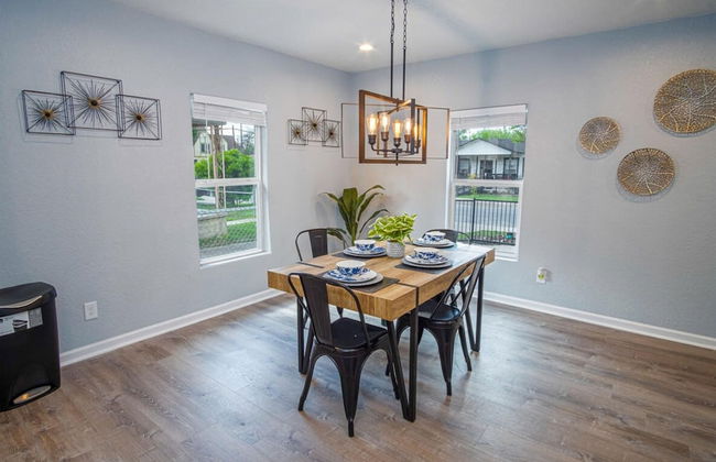 Charming 3BR 1BA Close to Vibrant Downtown - Foto 17