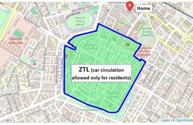 In the center of Modena, Piazza Roma and the Ferrari Museum - Foto 16