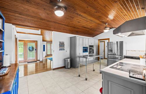 Grande Villa – Lake Cumberland View • Hot Tub • Game Room • Walk to Boat Ramp ➠ 389 - Foto 13