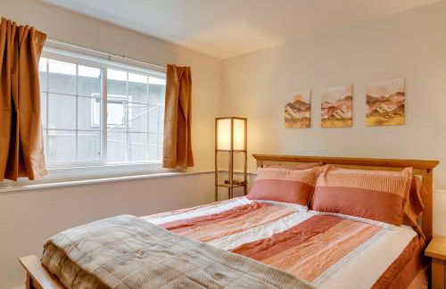 6 Mi to Dtwn Bright and Airy Anchorage Getaway! - Photo 16