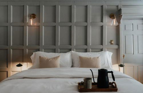 Book Village Inn - Entire Hotel - Foto 10