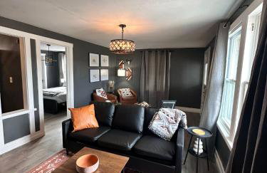 1 Bed1 Bath Condo wKitchenLR-Sleeps up to 4PP - Foto 1