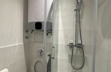 Portes de Paris RER C à 2 min WiFi & Parking Inclus - Foto 7