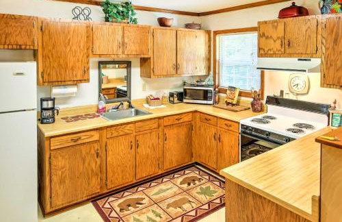 Mountain Rest Cottage with Gas Fireplace! - Foto 12