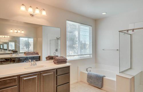 Rio Bravo Country Club Home in Bakersfield with Pool - Photo 17