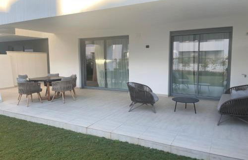 Vanian Gardens Apartment -Stella - Photo 20