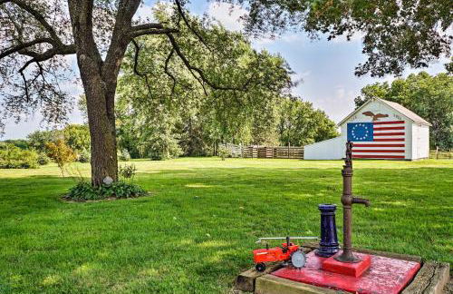 Remodeled Historic Farmhouse about 20 Mi to KC! - Foto 30