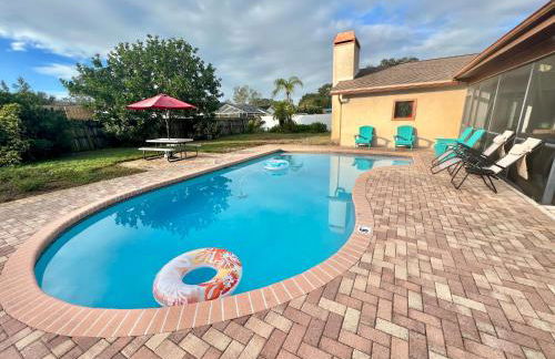 Dream Vacation Home w Heated Pool Close to Beaches Clearwater St Pete Quiet with Big Backyard - Foto 6