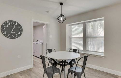 Gorgeous Sunny Home for Big Groups w Private Pool - Foto 19