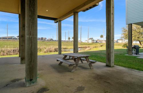 Charming Beachside Retreat: Steps from the Sand and Surf - Photo 32