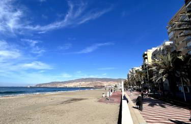 A pasos del mar, 4 habitaciones, AC y reformado - Foto 22