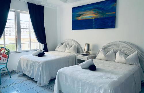 Beachfront Ocean Dr white sand paradise SoBe 311 - Foto 1