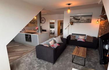 Stylish Coastal Apartment with Breathtaking views - Foto 25