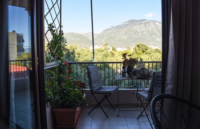 Amalia's Serendipity - City Lights & Mountain Vistas - Foto 16