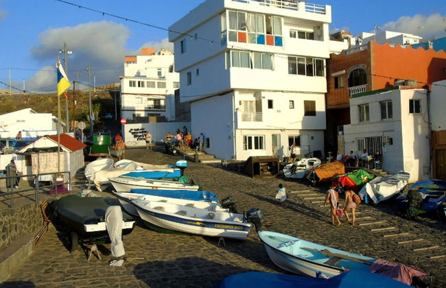 Villa-sleeps4-parking-garden-pool-nearairport - Foto 12