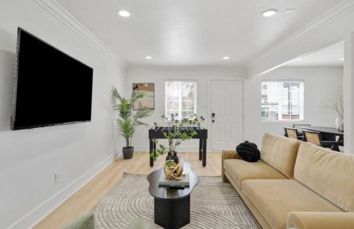 Modern Elegance- Big Group - Games - Sleeps 10 - Photo 2