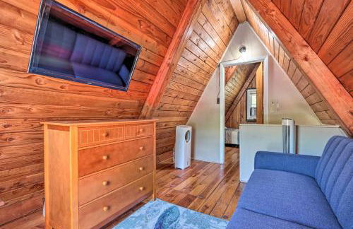 Lakefront Rocky Mount Cabin with Dock and Kayaks! - Foto 16