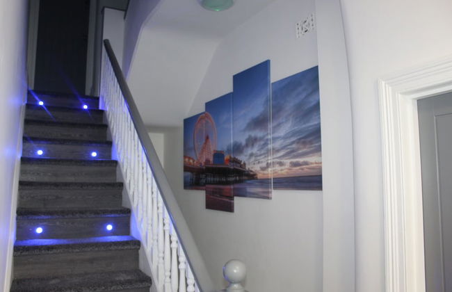 Albert Luxury Hottub and Jacuzzi Apartments - Photo 43