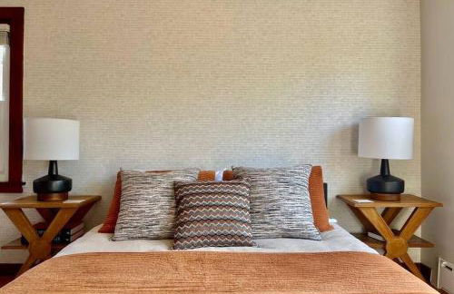 Peaceful Getaway Cottage on grounds of historic mid-century gem - Foto 15