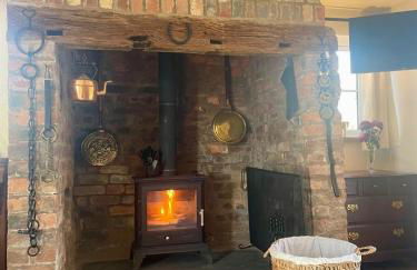 The Old Smithy, beautifully restored cottage in Carreghofa, near Llanymynech - Photo 8