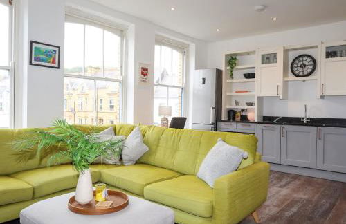 Harbourside Apartment - Photo 9