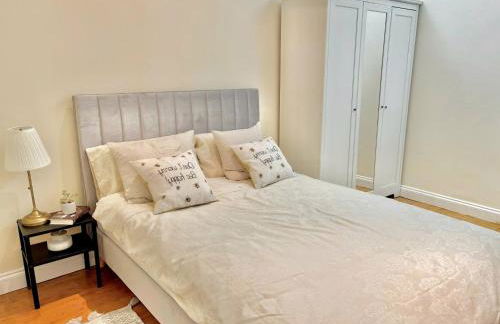 Cozy Waterloo Flat Sleeps 4 - 10 Mins to London Eye - Foto 10