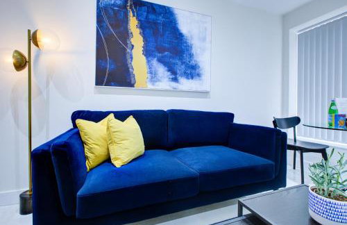 Hybrid Resi - Uxbridge, On-site car or van parking, near London Heathrow Airport - Photo 42