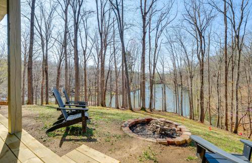 Fish, Boat and Hike Lakefront Home with Game Room! - Foto 38