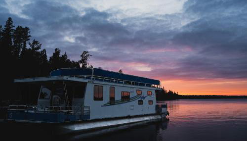 Spacious Floating Mansion - House Boat - Largest Floating Lodge - Sleeps 12 - Fast Wi-Fi HB06 - Foto 2