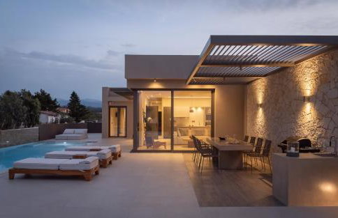 Athina Luxury Villa, with Pool & Walk to the Beach, By ThinkVilla - Foto 24