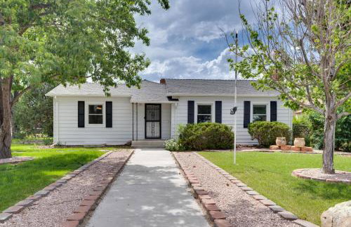 Walk to Frontier Days Park Cheyenne Home with Patio - Foto 1