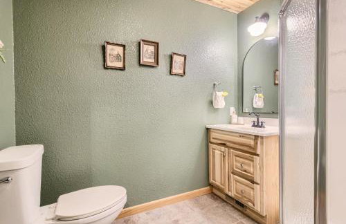 Cozy Wolfcamp Chalet with Hot Tub, Views with Fast Wifi - Foto 17