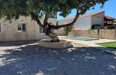 The Well, Stavros - Foto 23