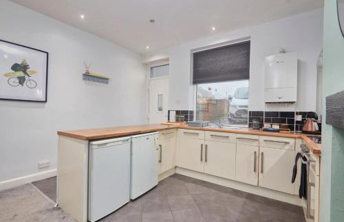 Spacious Bradford House with 4 bedrooms & 6 Beds by PureStay with Parking for 7 nights min! - Foto 35