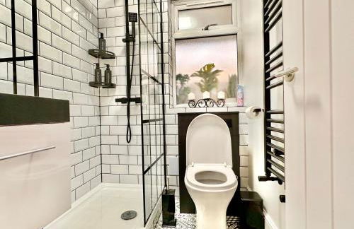 Newly refurbished ,chic, attractive 3 bedroom flat - Foto 16