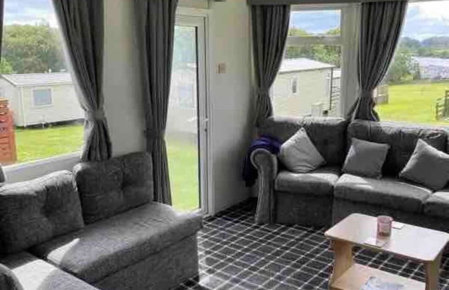 Stunning 2-bed Apartment in Newton Stewart - Photo 4