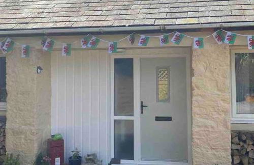 Beautiful renovated former coach house - Photo 18