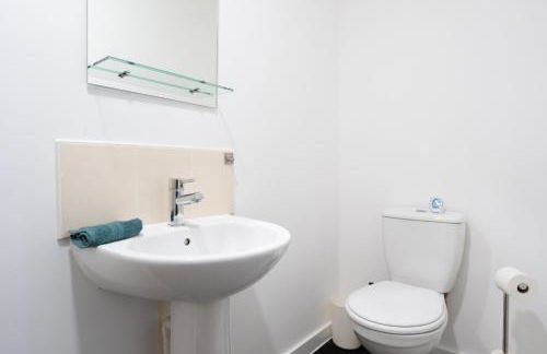 Trafford Stays - Work & Leisure - Foto 25