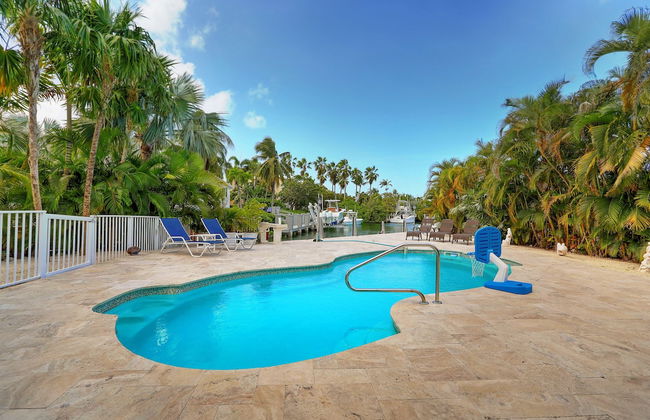 Waterfront Luxury Home With Pool And Boat Dock 3 Bedroom Home by RedAwning - Foto 17