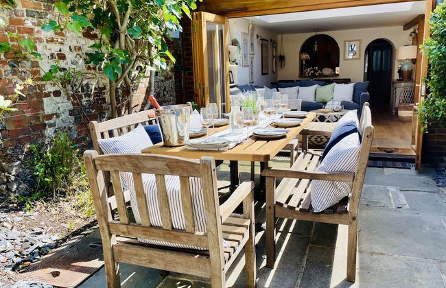 Dolls House - Luxury Townhouse - From 400 Per Night - Photo 56