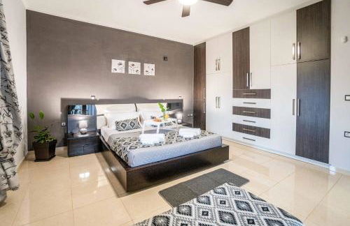 Maggie Alonia - Photo 31